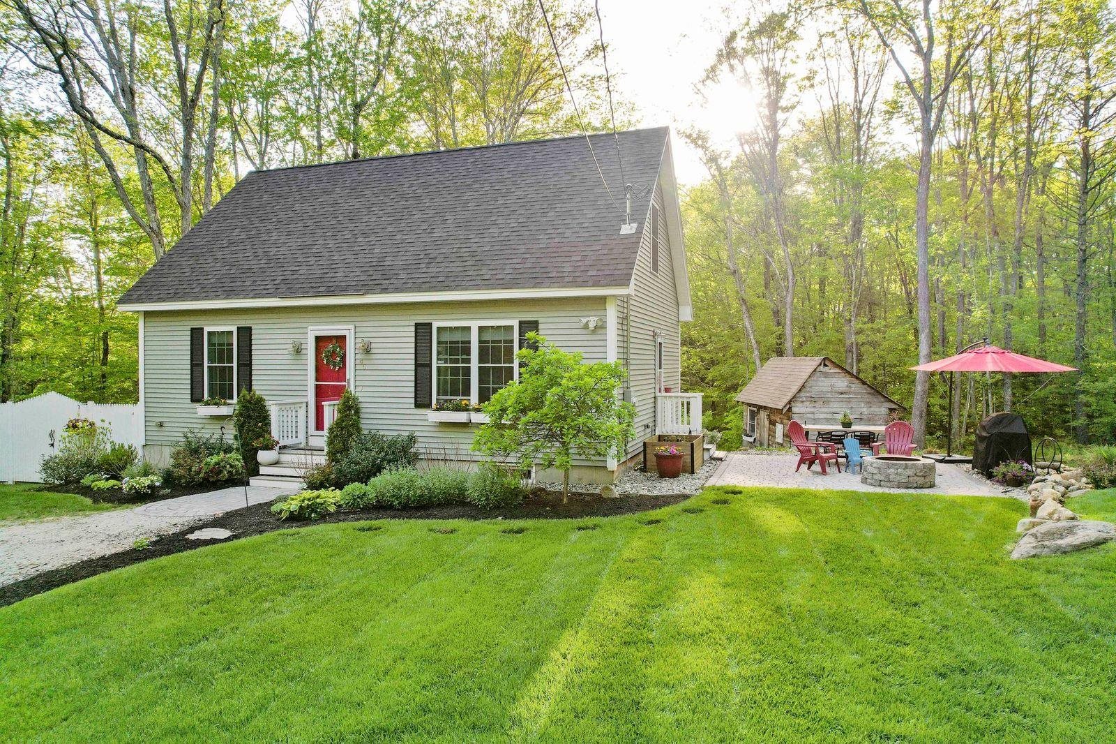 45 Range Road Epsom, NH 03234 - Photo 2 of 24