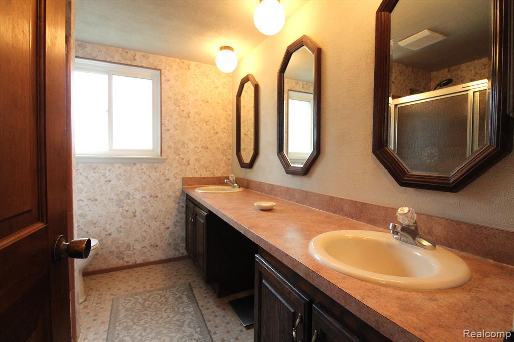 14732 East 13 Mile Road Warren, MI 48088 - Photo 21 of 40 Gallery Image 21
