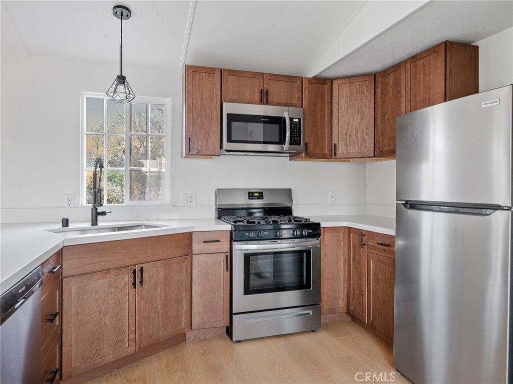 9561 Middleton Road Phelan, CA 92371 - Photo 6 of 30