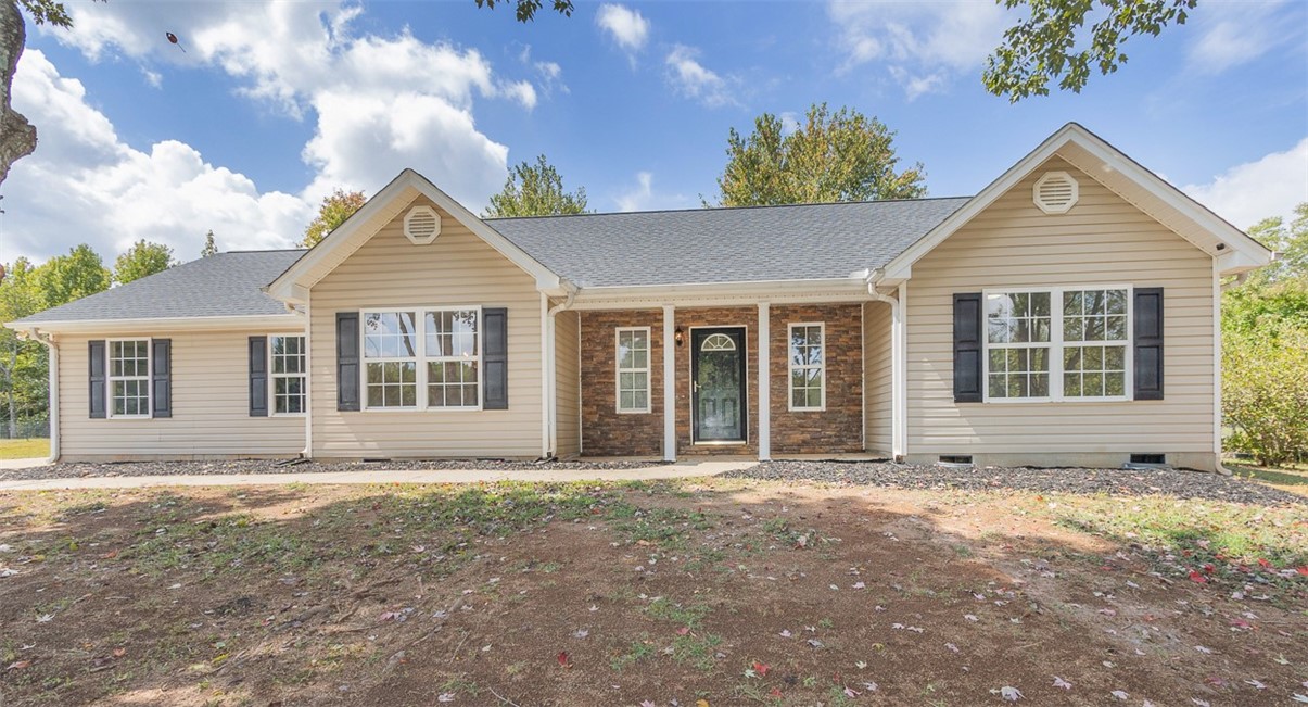 1015 Blumefield Road Anderson, SC 29625 - Photo 1 of 45 Gallery Image 1