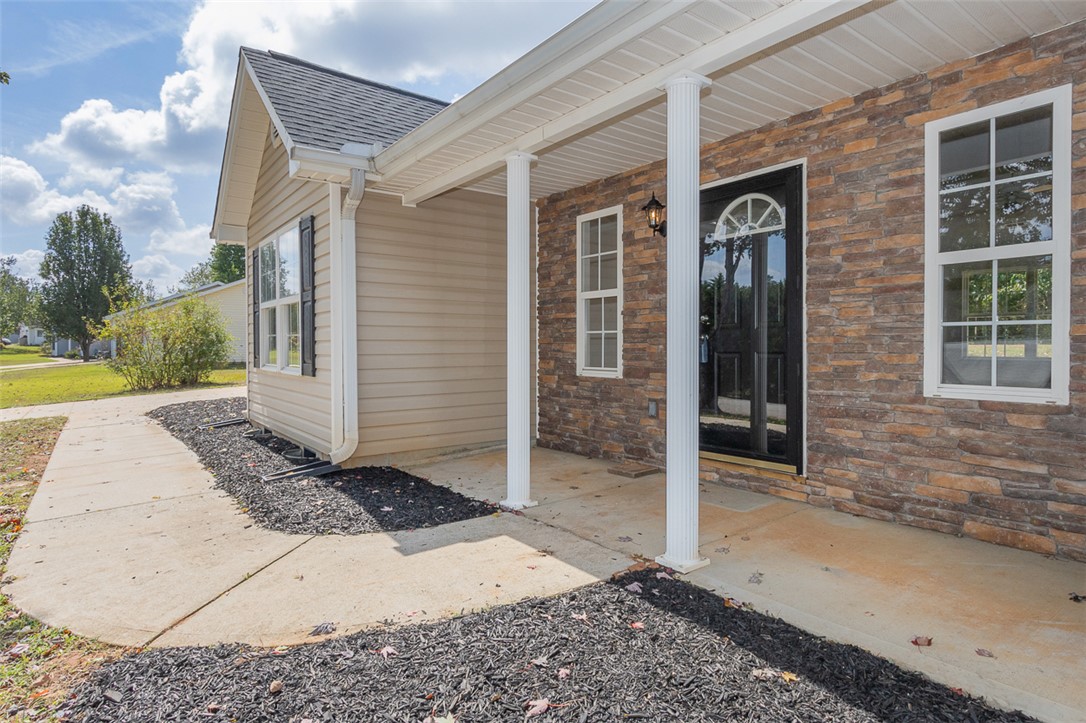1015 Blumefield Road Anderson, SC 29625 - Photo 3 of 45 Gallery Image 3