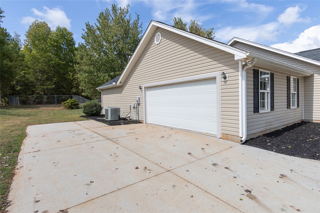 1015 Blumefield Road Anderson, SC 29625 - Photo 6 of 45 Gallery Image 6