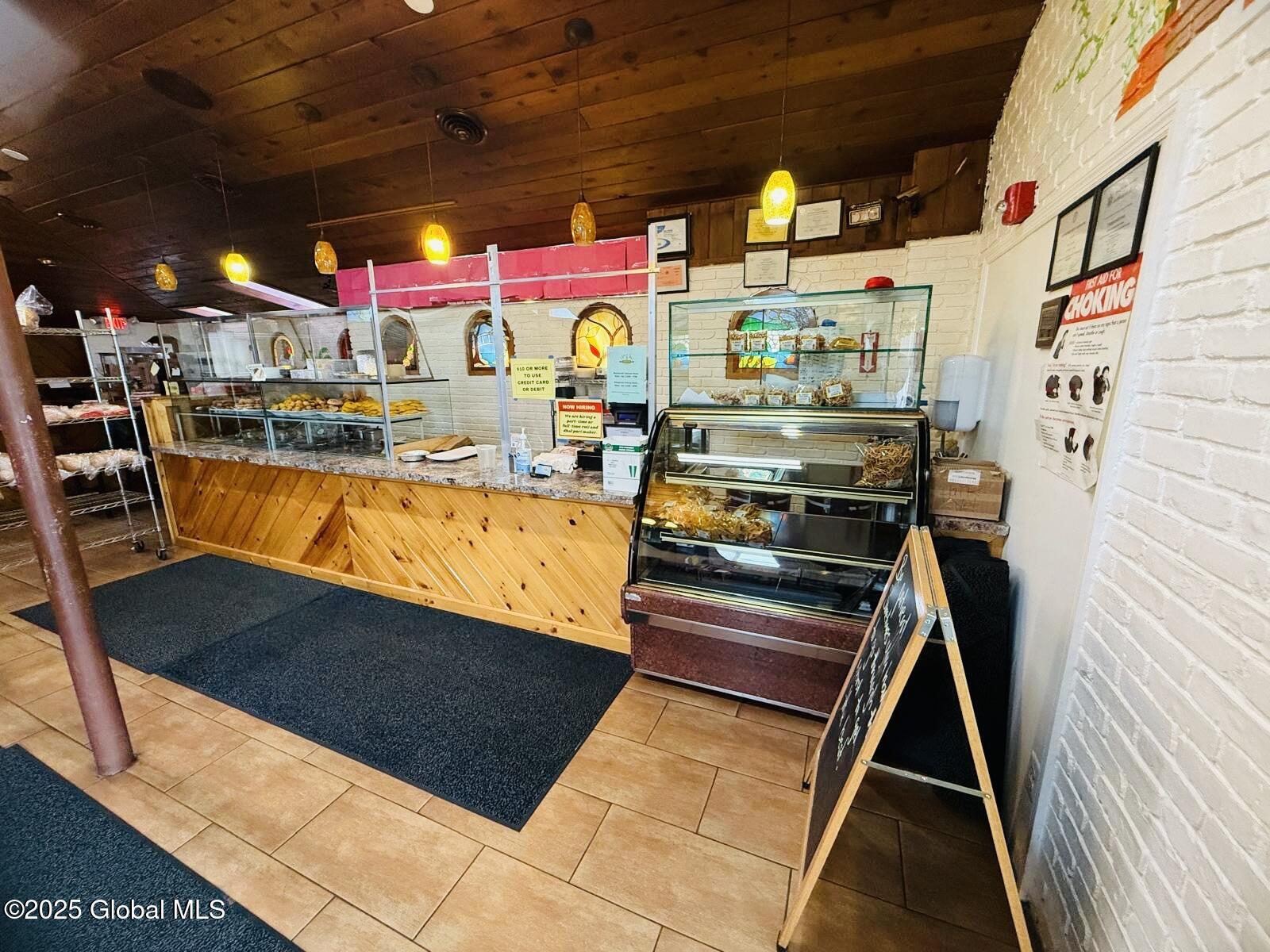 1414 State Street Schenectady, NY 12304 - Photo 7 of 30 32c6df79-bcfc-4781-9dfe-c261f6459f38