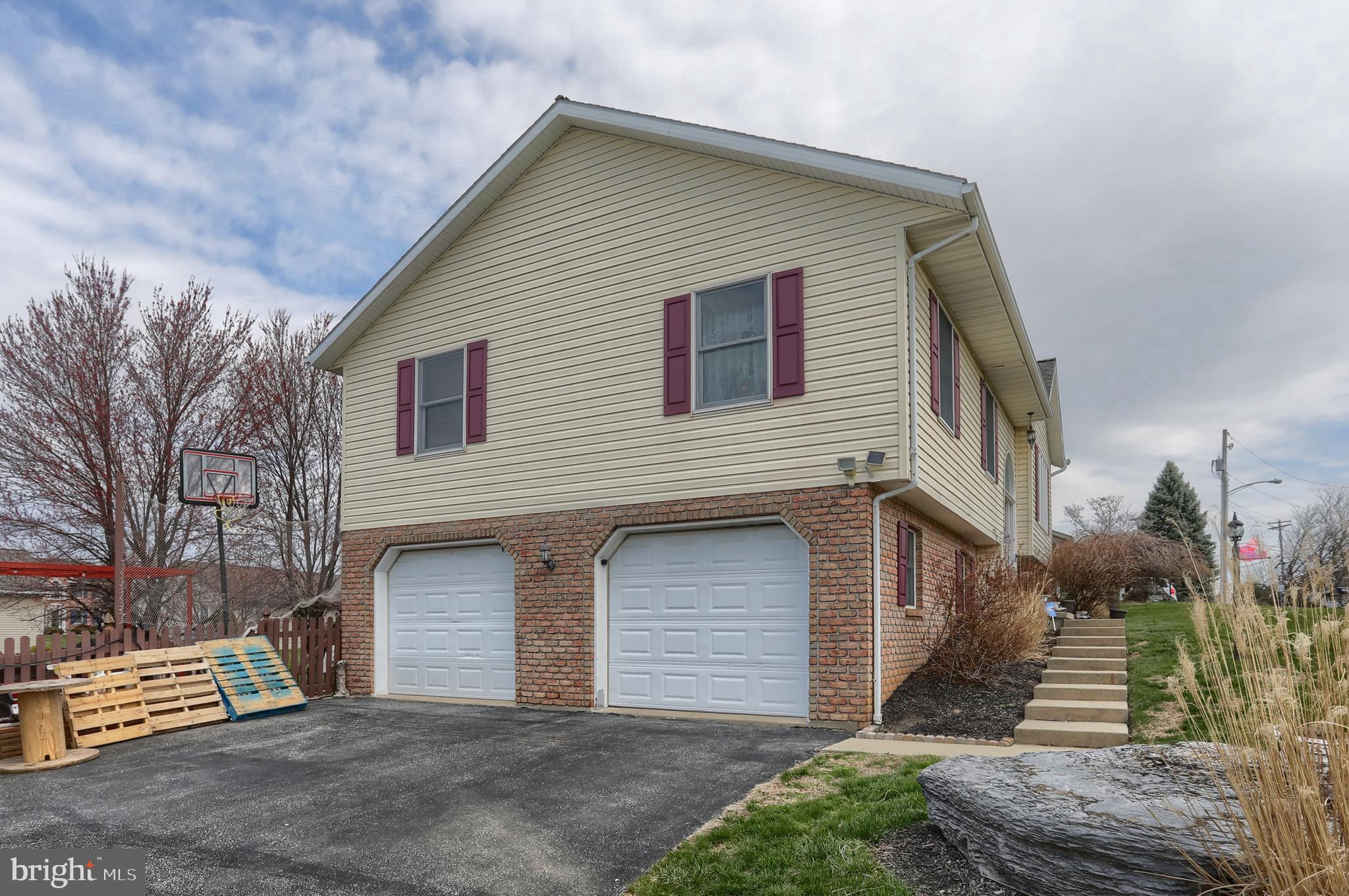 1160 Birch Road Lebanon, PA 17042 - Photo 5 of 48