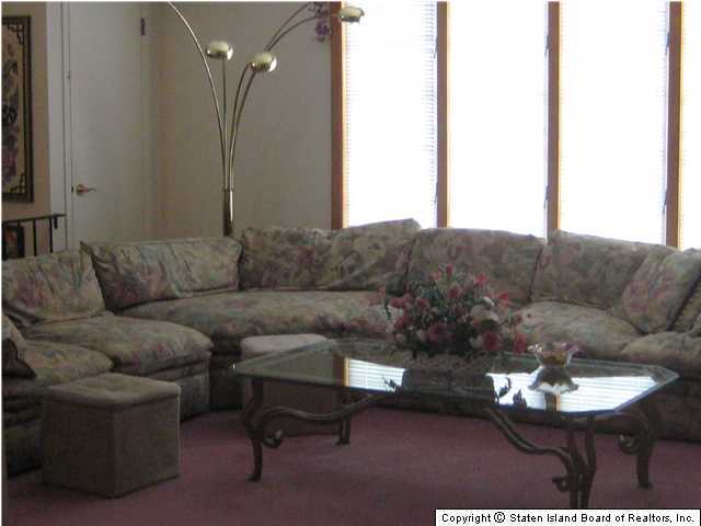 74 Middle Loop Road Staten Island, NY 10308 - Photo 3 of 9 Additional Photo