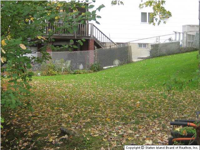 74 Middle Loop Road Staten Island, NY 10308 - Photo 5 of 9 Additional Photo