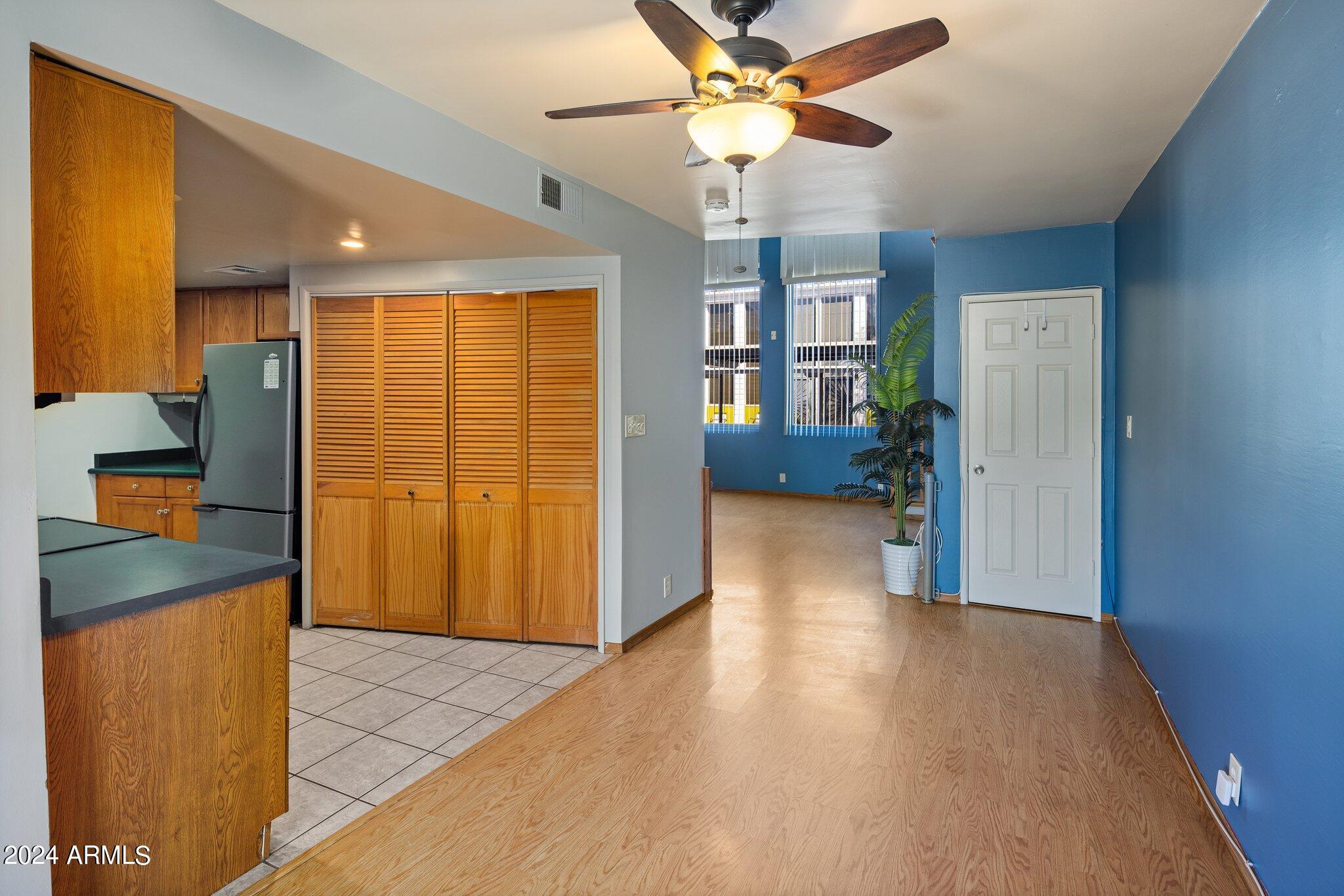 385 West Pierson Street, Unit D5 Phoenix, AZ 85013 - Photo 4 of 22 18-web-or-mls-D46A8449