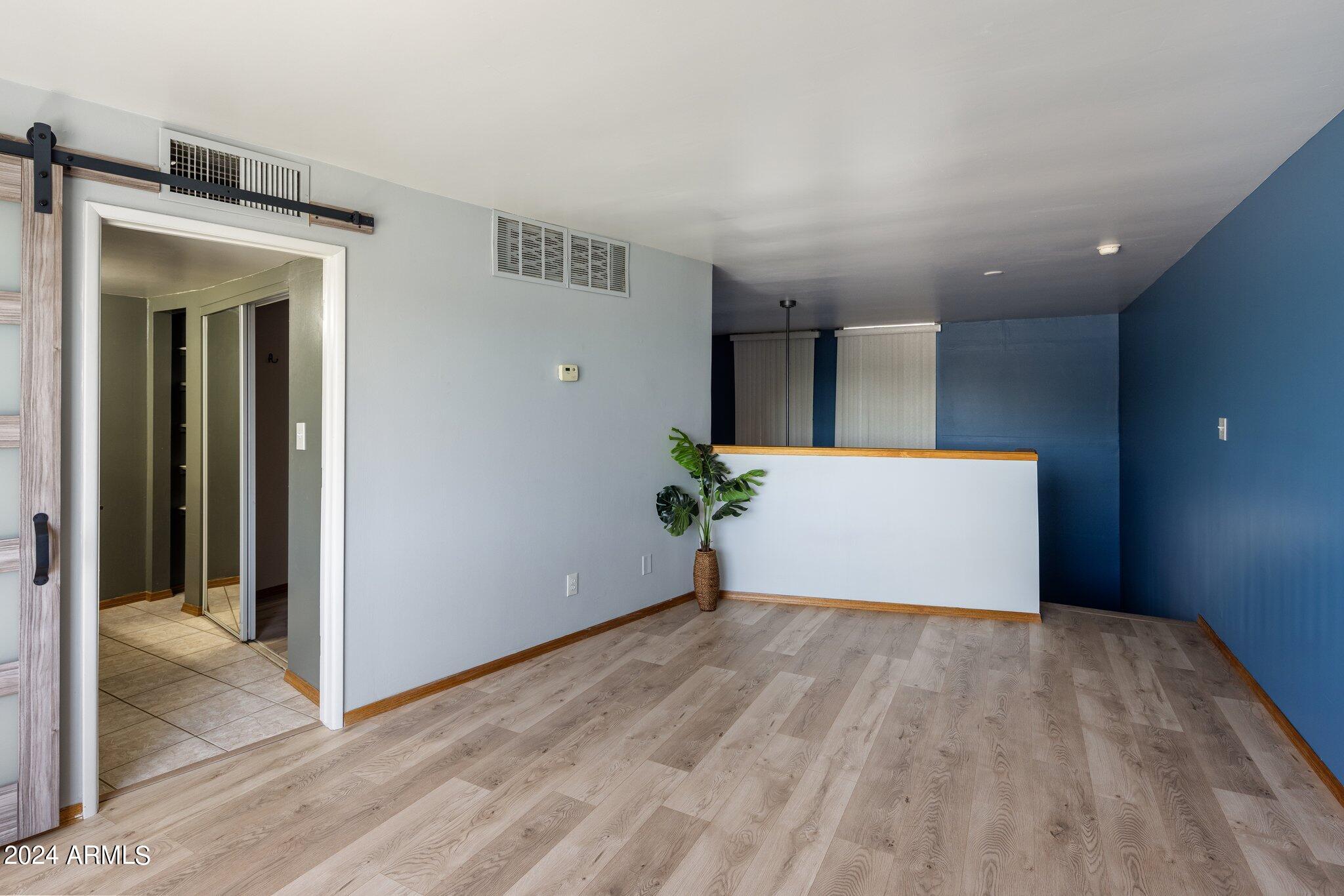 385 West Pierson Street, Unit D5 Phoenix, AZ 85013 - Photo 10 of 22 24-web-or-mls-D46A8485
