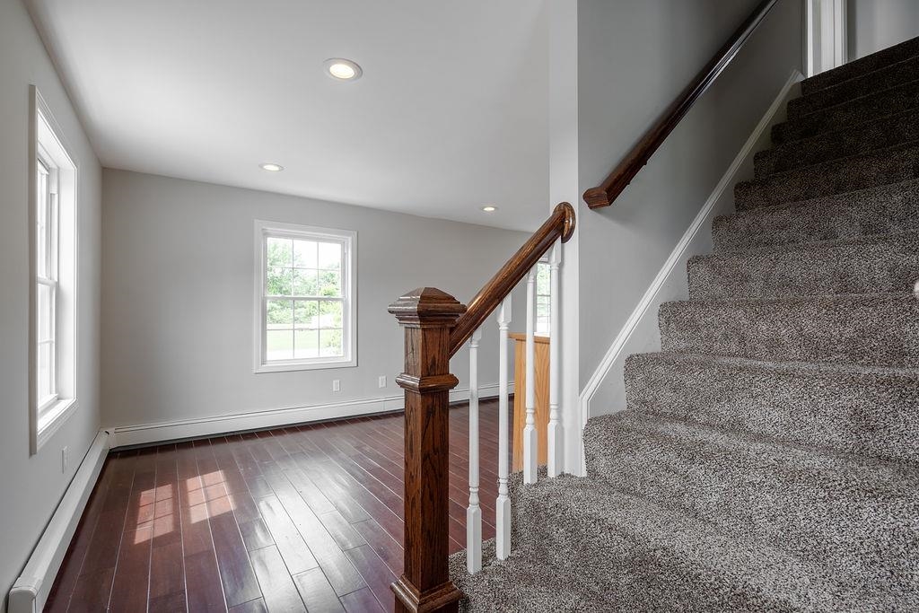 12 Dale Street Manchester, NH 03103 - Photo 13 of 31