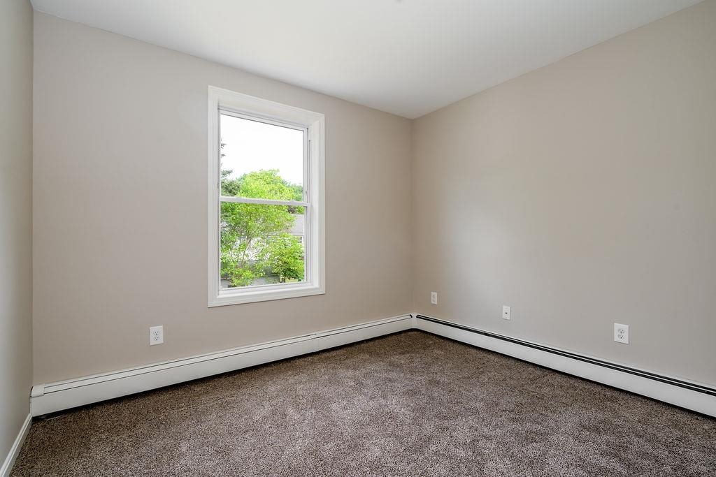 12 Dale Street Manchester, NH 03103 - Photo 14 of 31