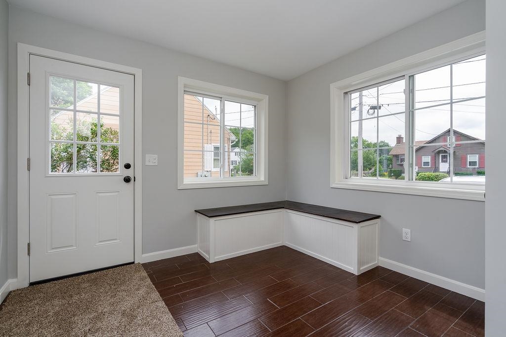 12 Dale Street Manchester, NH 03103 - Photo 2 of 31