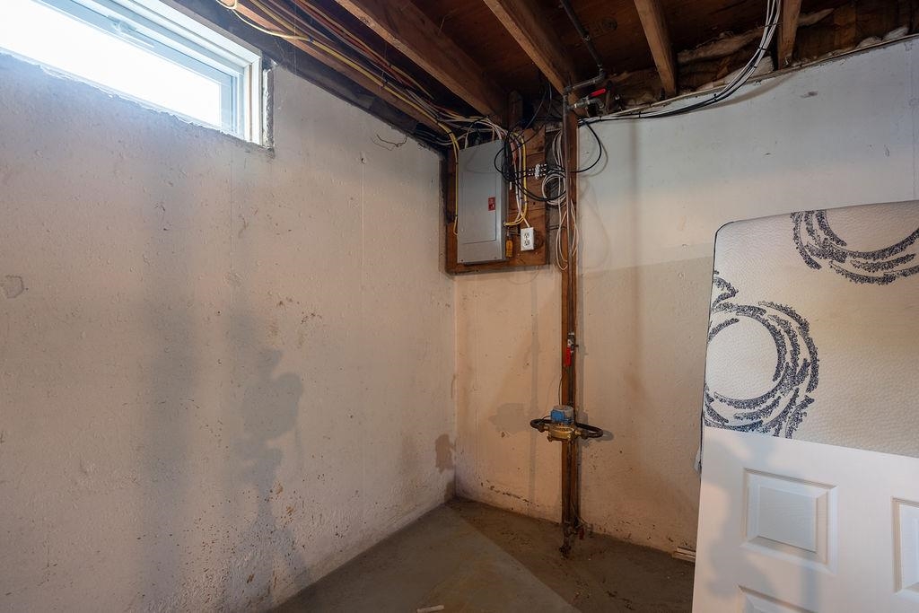 12 Dale Street Manchester, NH 03103 - Photo 23 of 31