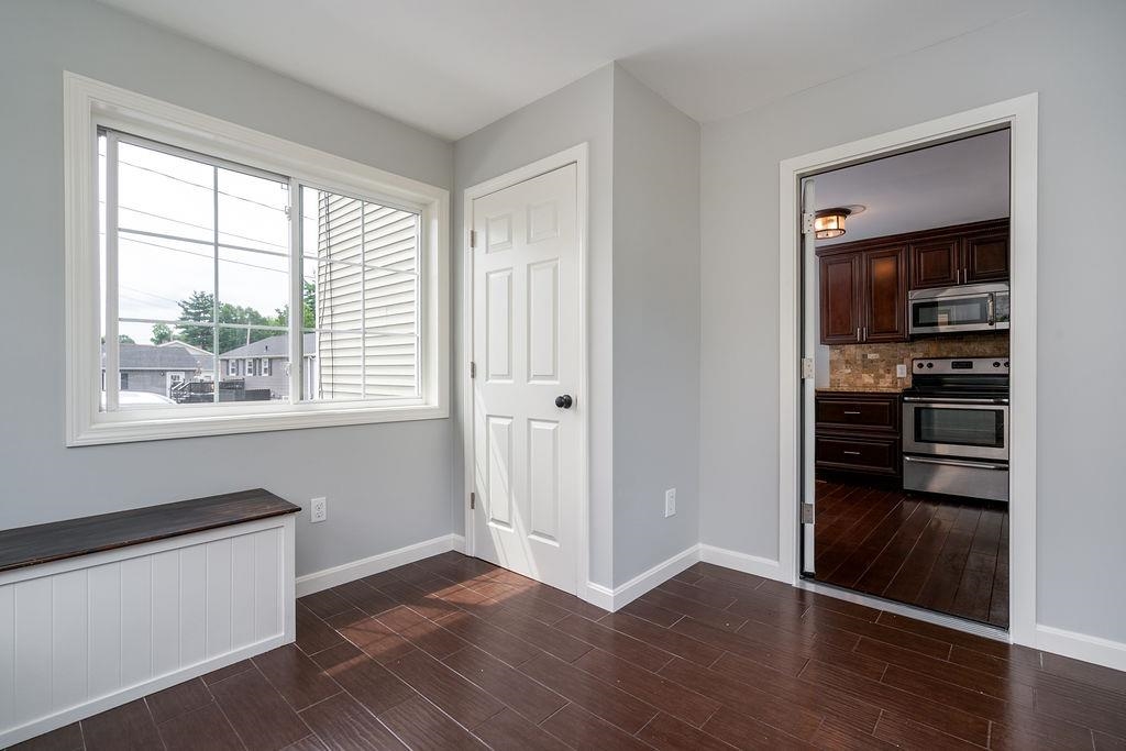 12 Dale Street Manchester, NH 03103 - Photo 3 of 31