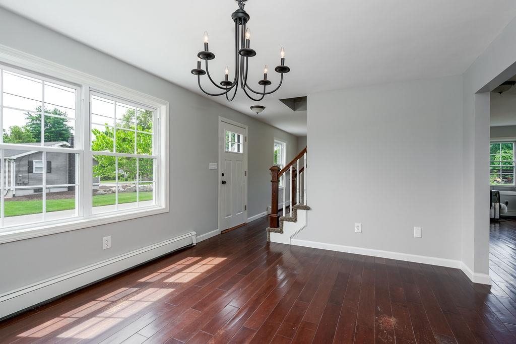 12 Dale Street Manchester, NH 03103 - Photo 8 of 31