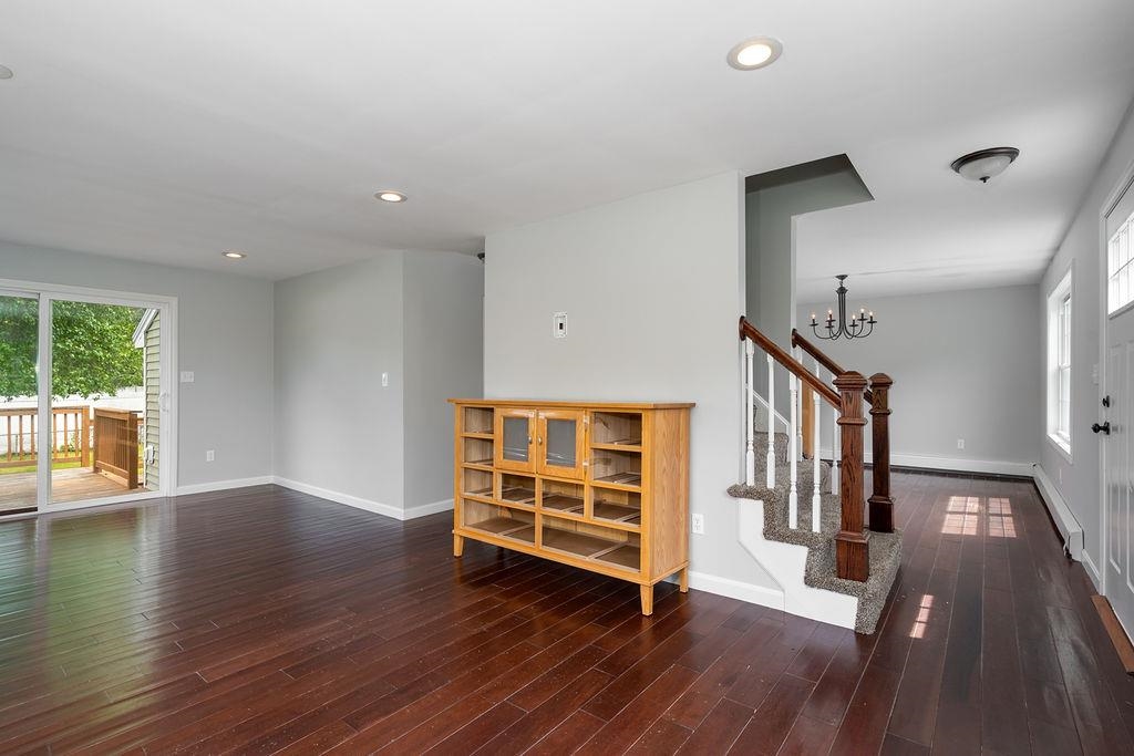 12 Dale Street Manchester, NH 03103 - Photo 10 of 31