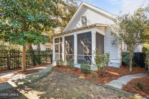$775,000 | 611 Huguenin Drive, Beaufort, SC 29902