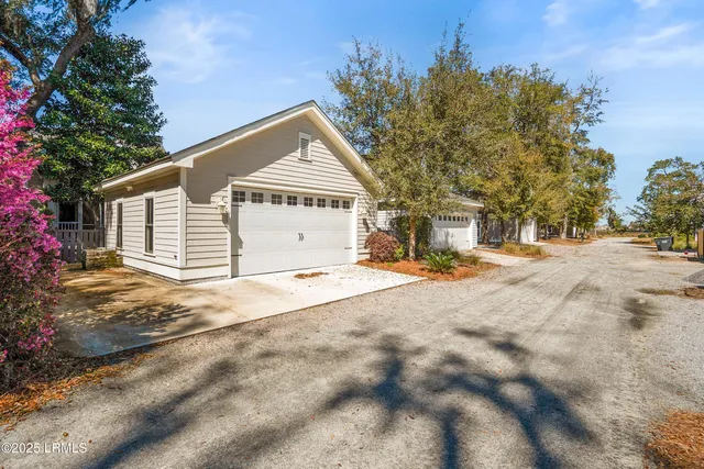 $775,000 | 611 Huguenin Drive, Beaufort, SC 29902