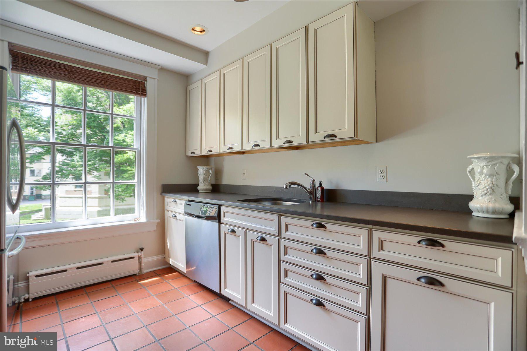 4300 Roland Avenue, Unit 201 Baltimore, MD 21210 - Photo 16 of 30