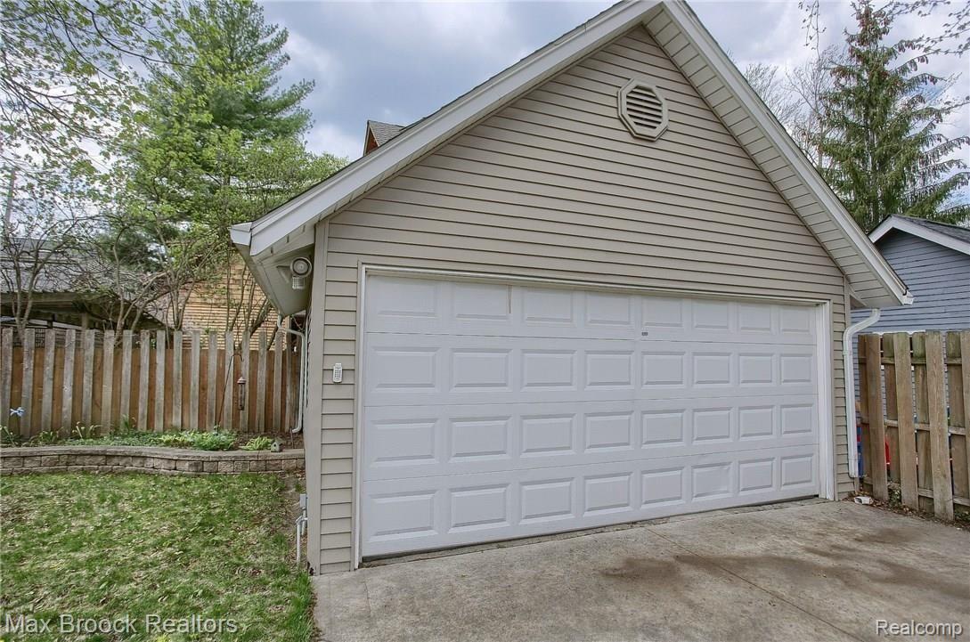 175 North Adams Road Birmingham, MI 48009 - Photo 37 of 37 Detached_2_Car_Garage.jpg