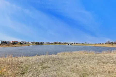 $299,900 | 1286 Shamrock Lane, Pingree Grove, IL 60140