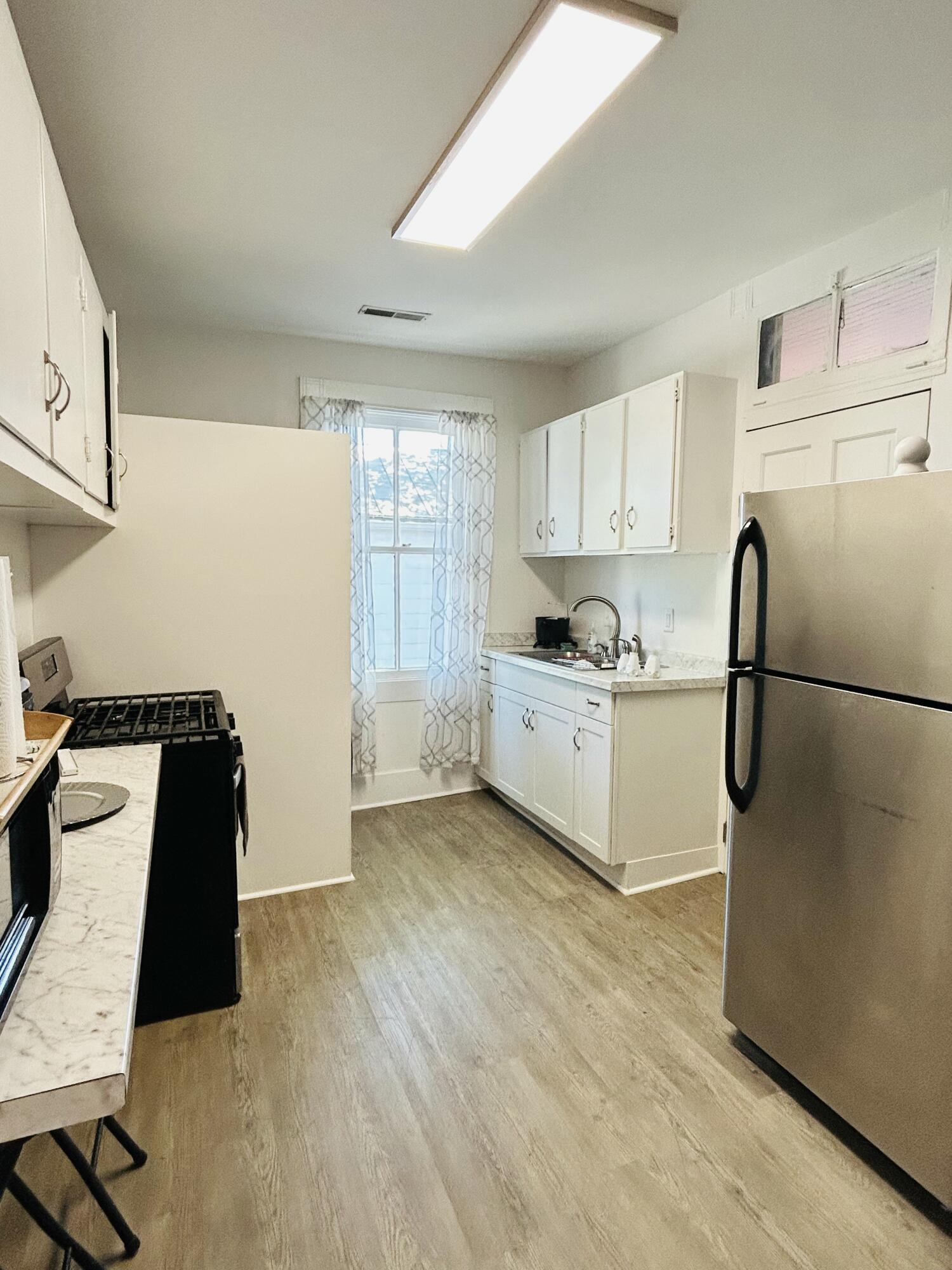 117 Fishburne Street, Unit B Charleston, SC 29403 - Photo 8 of 10 IMG_3592