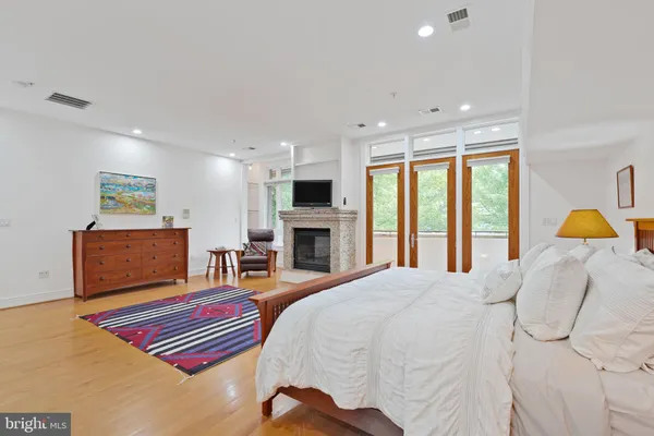 $3,995,000 | 2807 Chesterfield Place Northwest, Washington, DC 20008