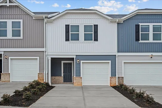 $259,900 | 107 Pleasure Lane, Taylors, SC 29687