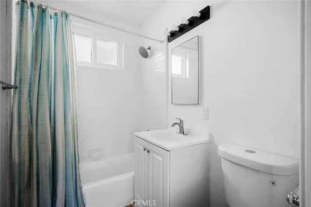 $1,995 | 10230 Silverton Avenue, Unit 1, Tujunga, CA 91042