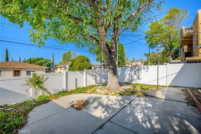 $1,995 | 10230 Silverton Avenue, Unit 1, Tujunga, CA 91042