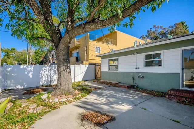 $1,995 | 10230 Silverton Avenue, Unit 1, Tujunga, CA 91042