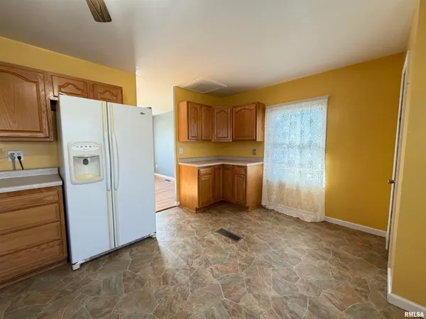 $115,000 | 1480 Russell Avenue, Galesburg, IL 61401
