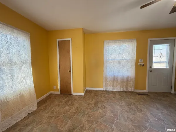$115,000 | 1480 Russell Avenue, Galesburg, IL 61401