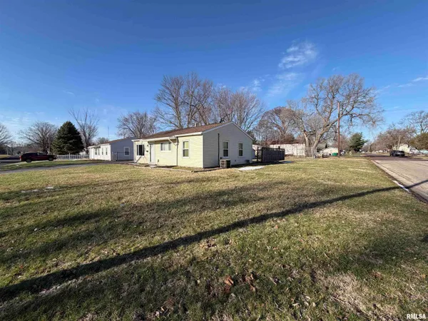 $115,000 | 1480 Russell Avenue, Galesburg, IL 61401