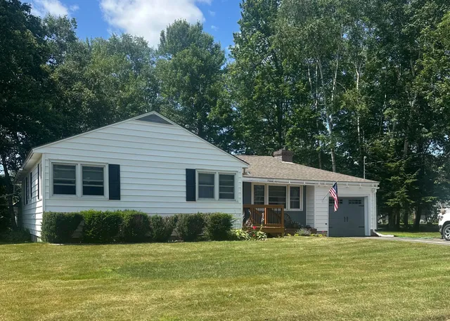 $239,500 | 92 Ohio Street, Millinocket, ME 04462