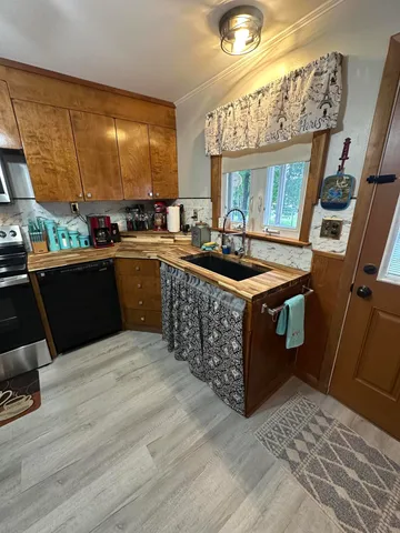 $239,500 | 92 Ohio Street, Millinocket, ME 04462