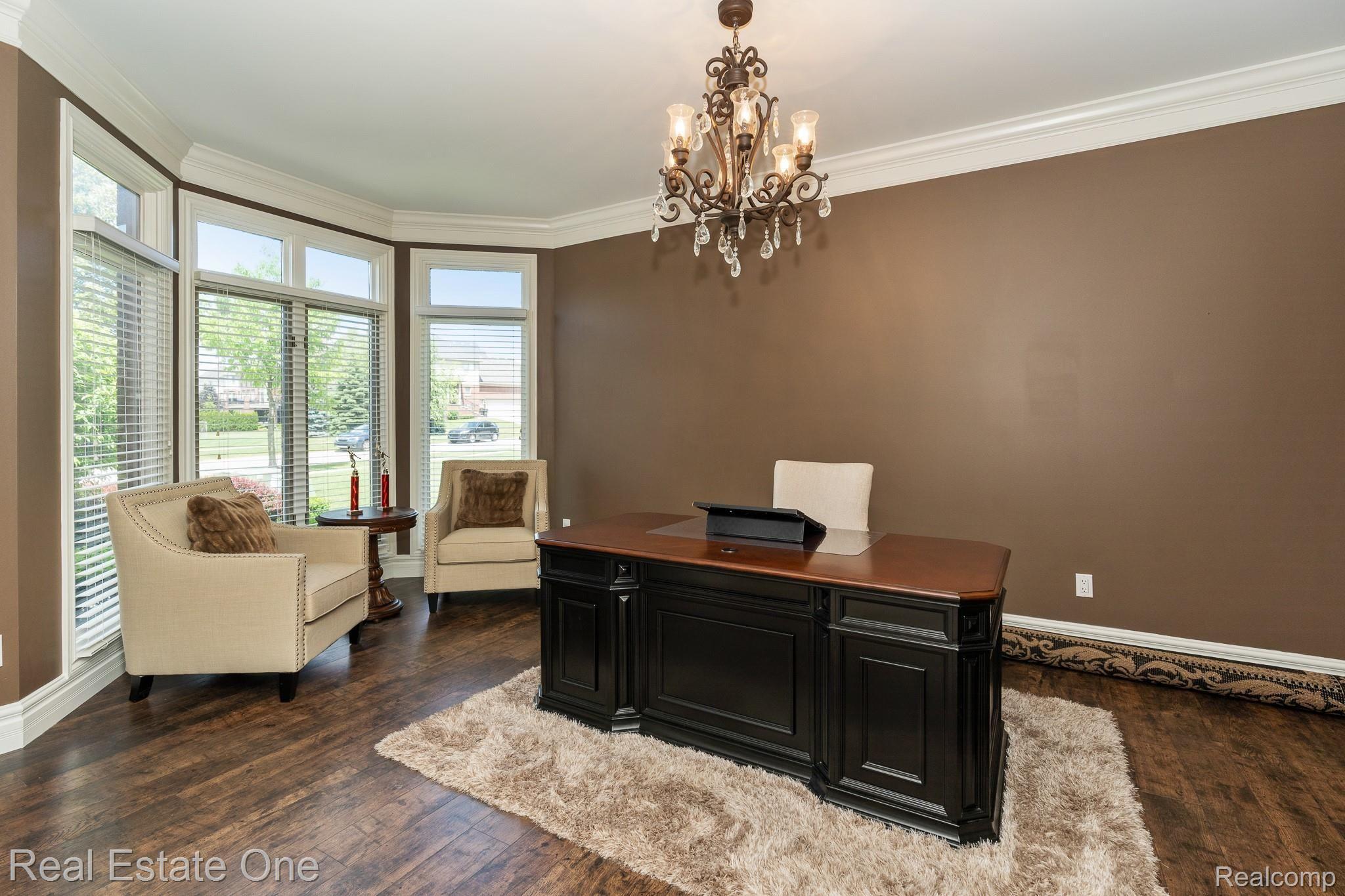 679 Quarry Drive Rochester, MI 48306 - Photo 4 of 54 679 Quarry MLS-W046.jpg