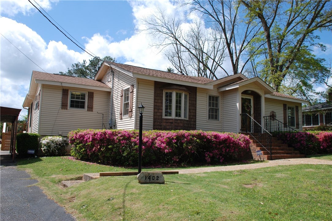 1402 Rocky Brook Road Opelika, AL 36801 - Photo 3 of 20 Gallery Image 3