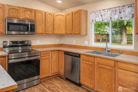 $525,000 | 15648 Topaz Drive Southeast, Yelm, WA 98597