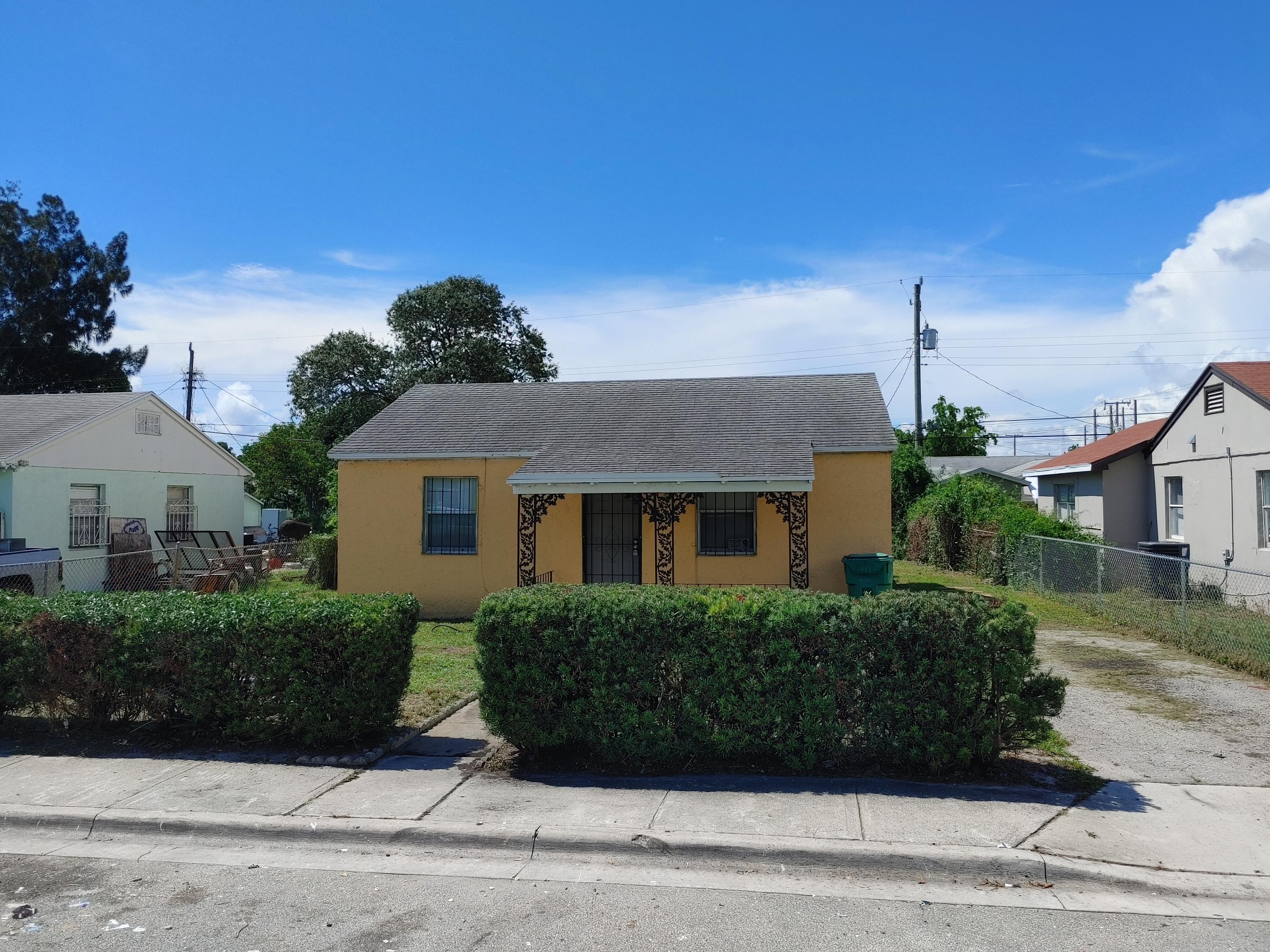 587 West 4th Street Riviera Beach, FL 33404 - Photo 2 of 20 20210808_112104_HDR