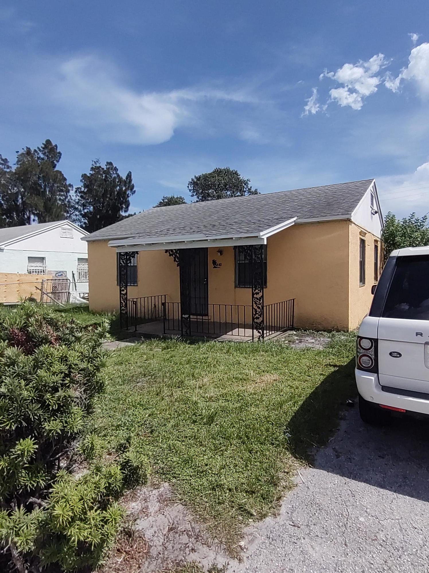 587 West 4th Street Riviera Beach, FL 33404 - Photo 4 of 20 IMG_20210802_152506051