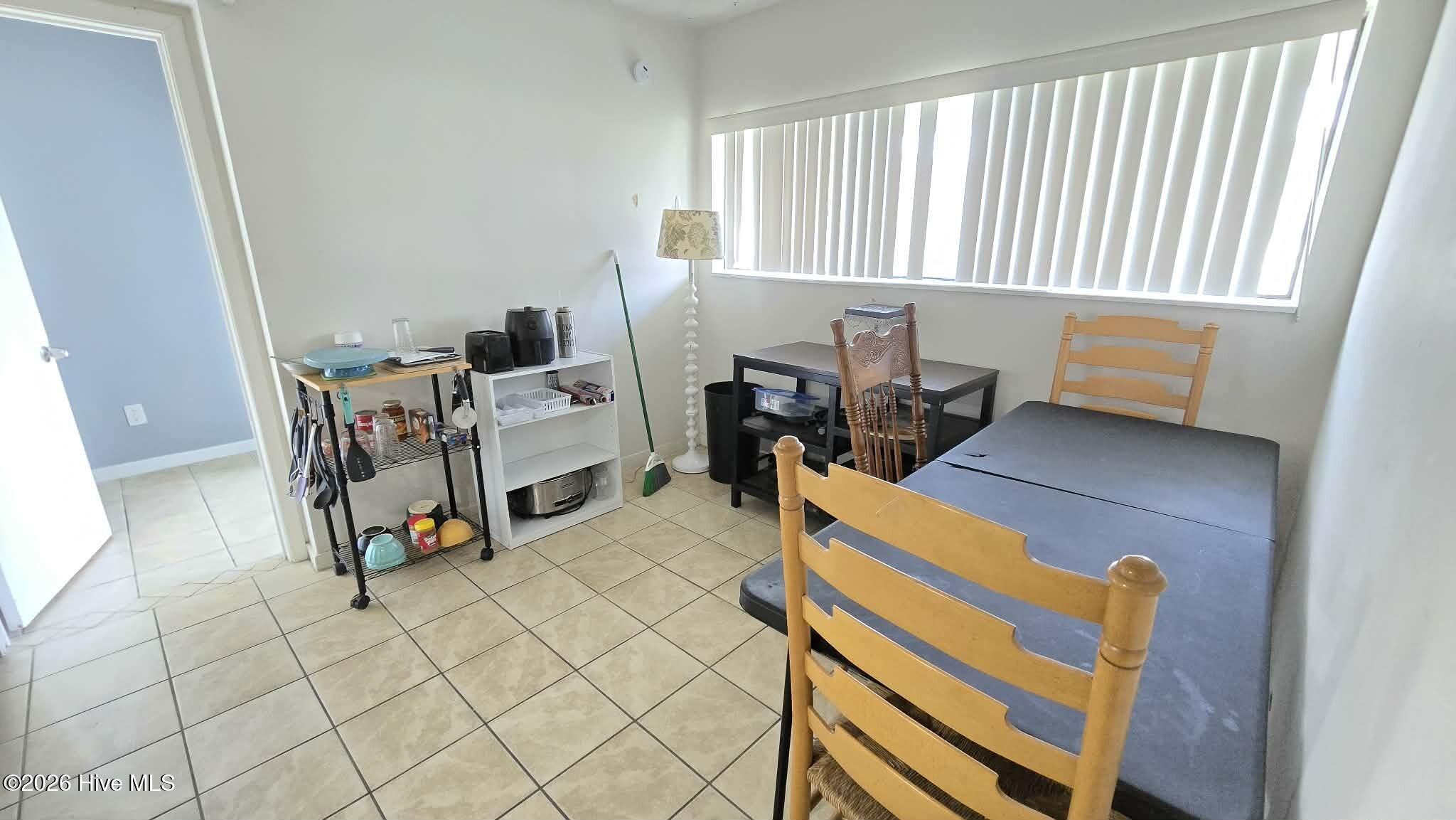 456 Racine Drive, Unit D304 Wilmington, NC 28403 - Photo 13 of 14 Shared kitchen