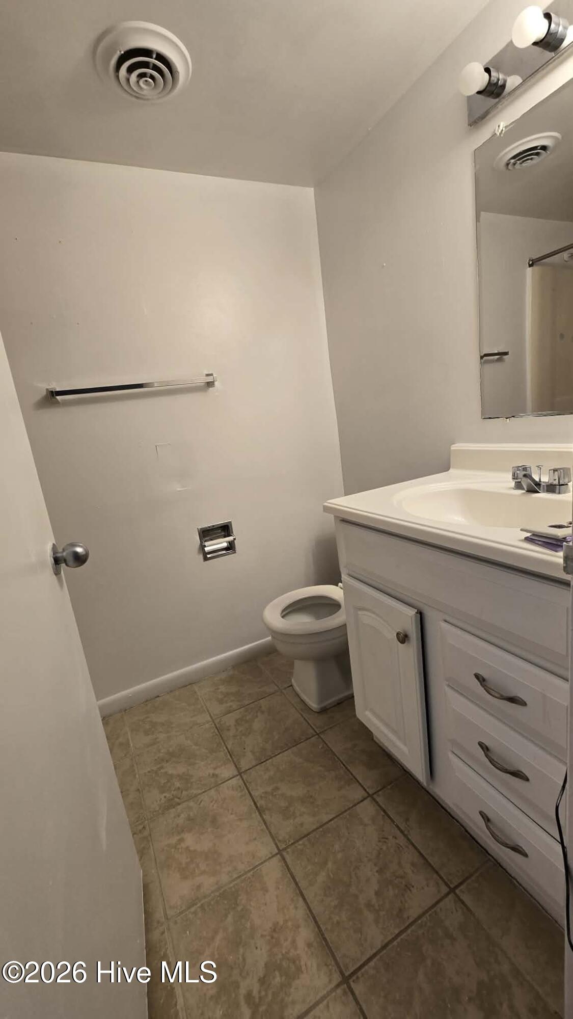 456 Racine Drive, Unit D304 Wilmington, NC 28403 - Photo 7 of 14 Unit A Bath