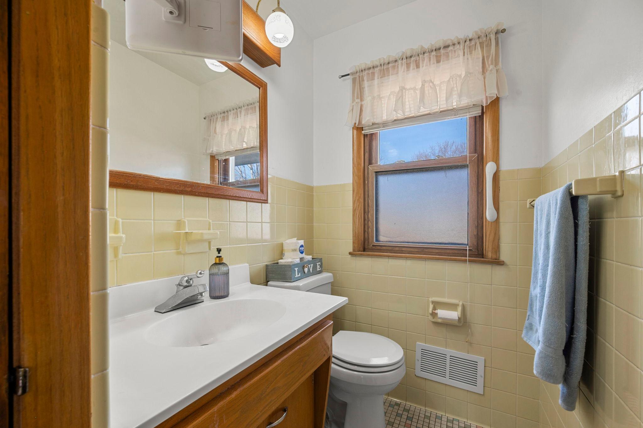 1236 Roma Avenue Roseville, MN 55113 - Photo 18 of 35 Gallery Image 18
