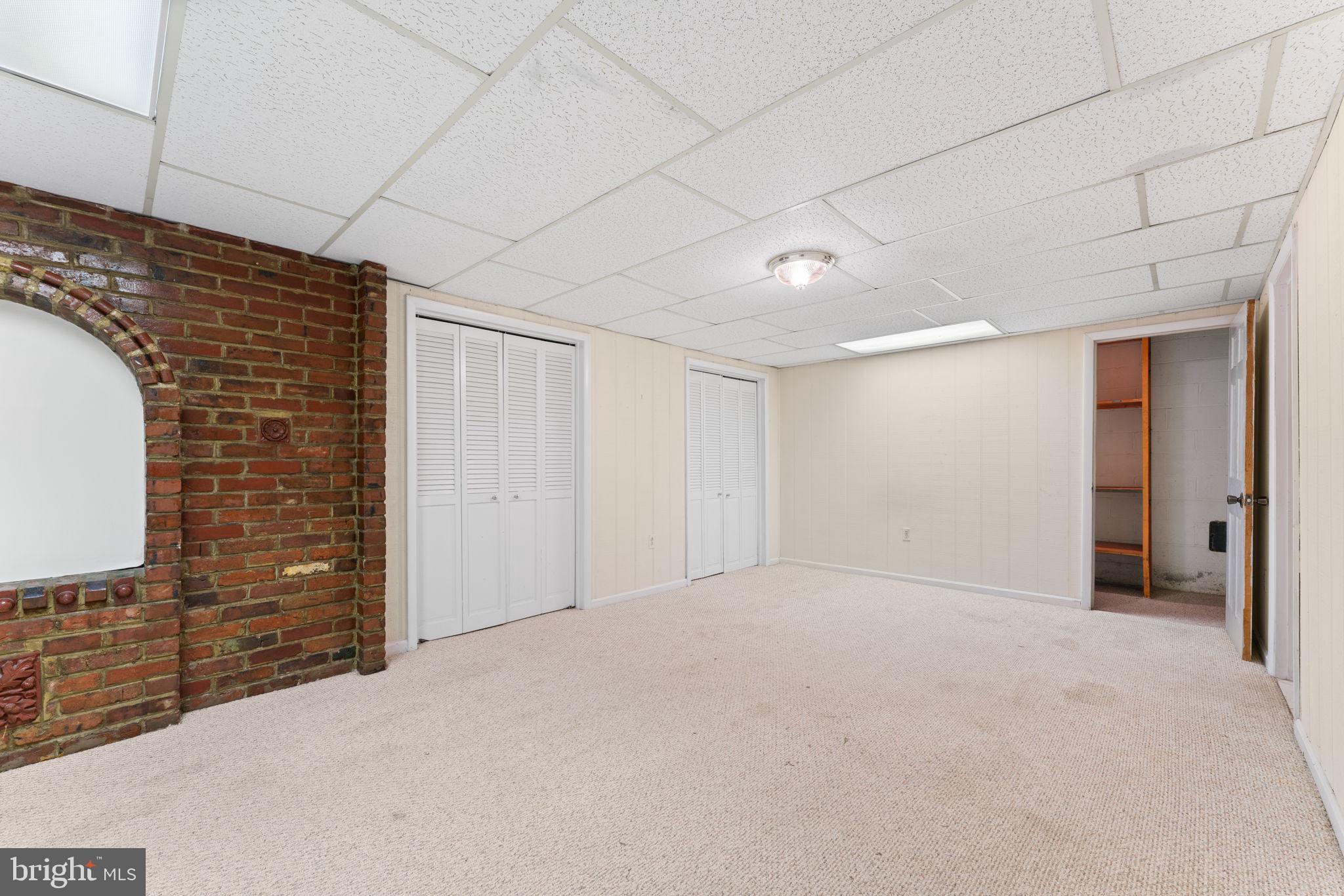 9 Snug Hill Court Potomac, MD 20854 - Photo 40 of 66 a view of an empty room with a bathroom