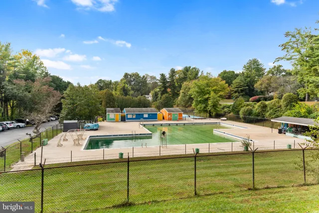 a car parked in front of a building