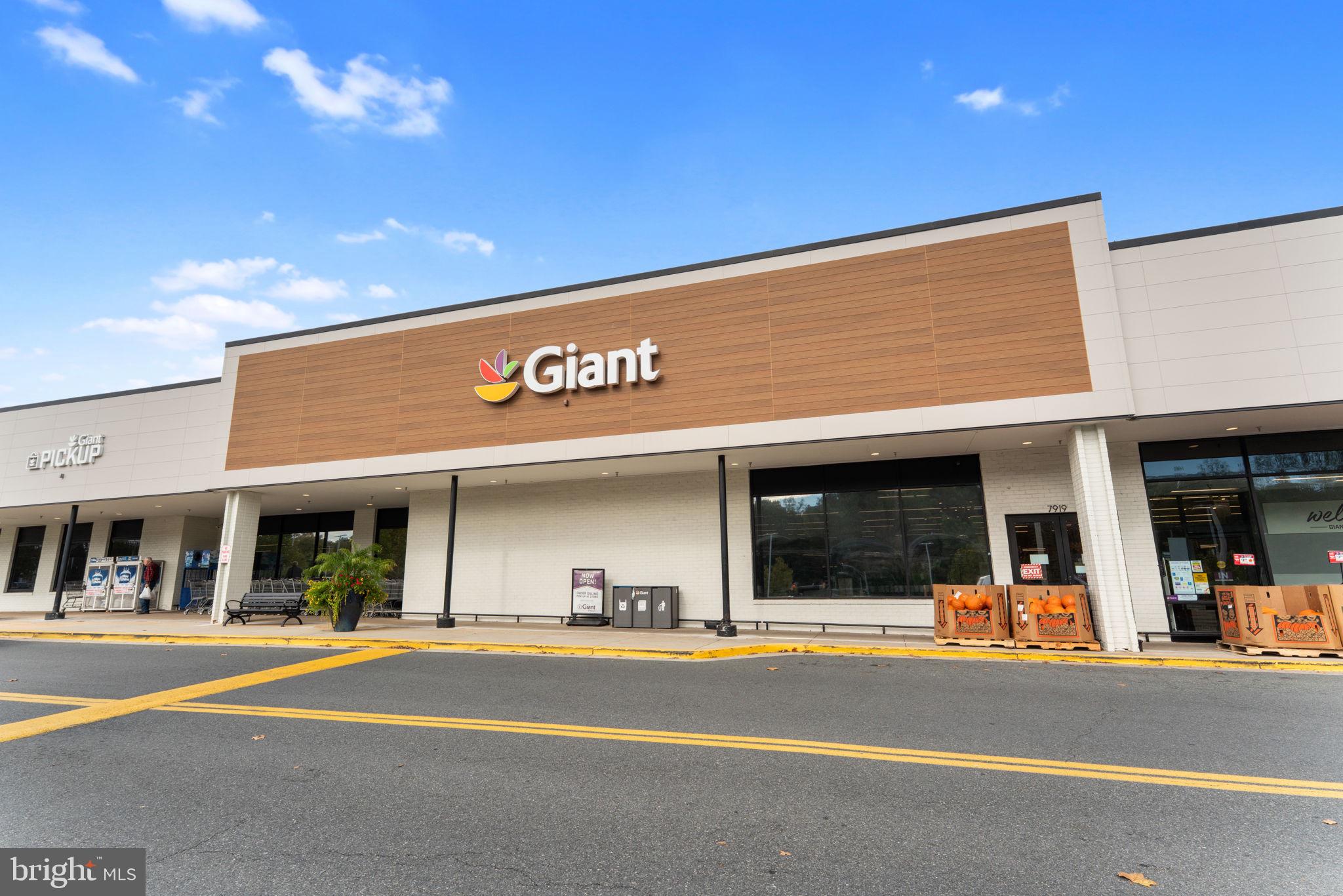 9 Snug Hill Court Potomac, MD 20854 - Photo 55 of 66 Giant grocery store in Cabin John Mall