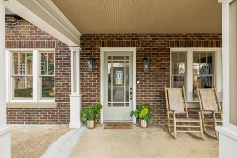 $1,095,000 | 122 40th Avenue North, Nashville, TN 37209