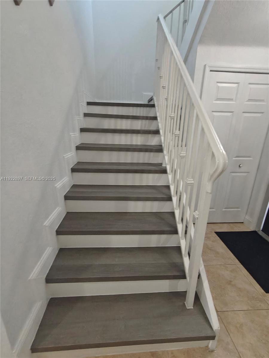 17847 Northwest 74th Path Hialeah, FL 33015 - Photo 11 of 35 a view of entryway