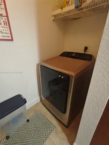 a close up view of washer and dryer