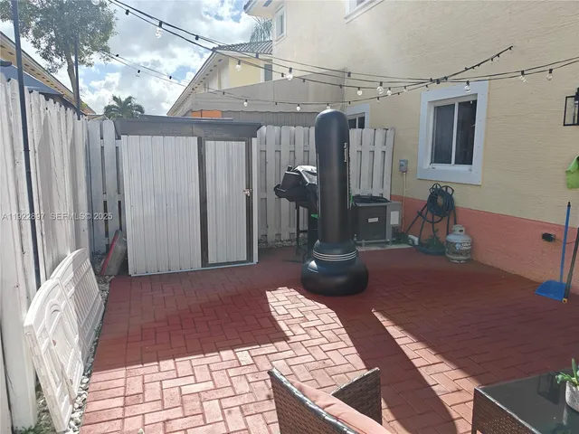 $399,999 | 17847 Northwest 74th Path, Hialeah, FL 33015